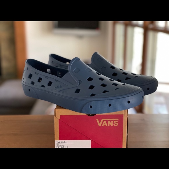 vans trek slip on mens 11